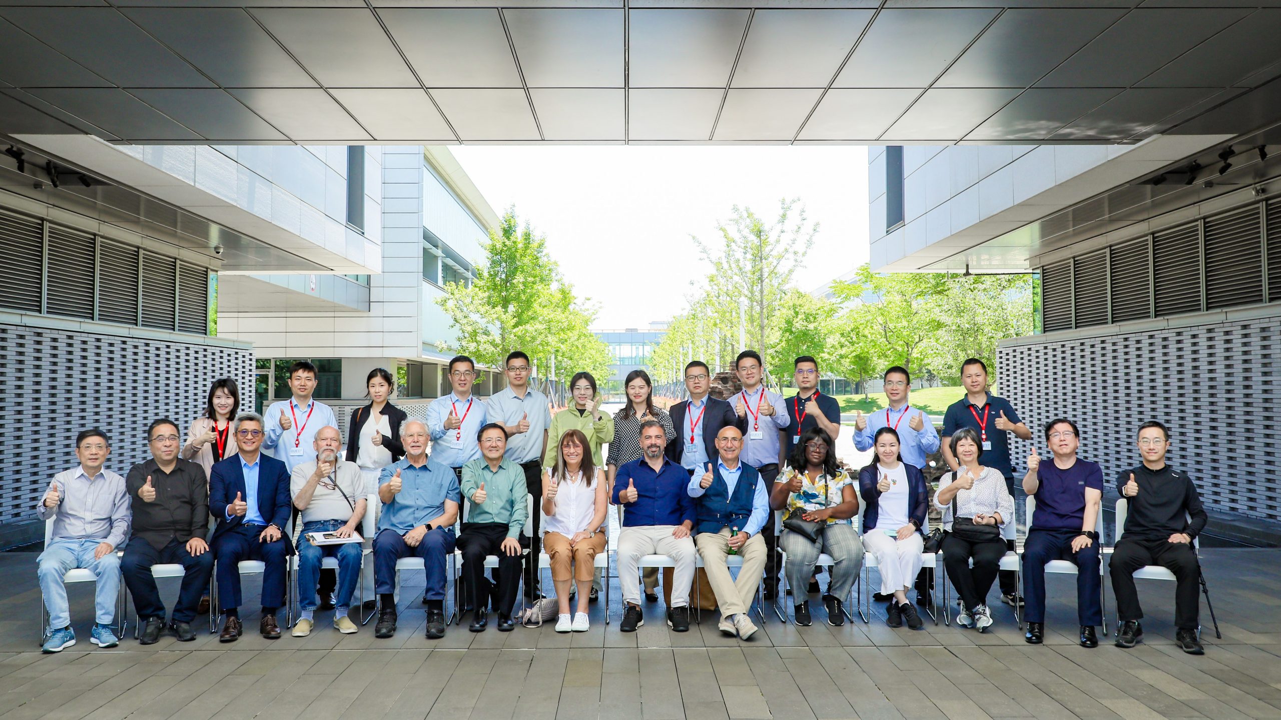30-roche-diagnostics-suzhou-group-photo